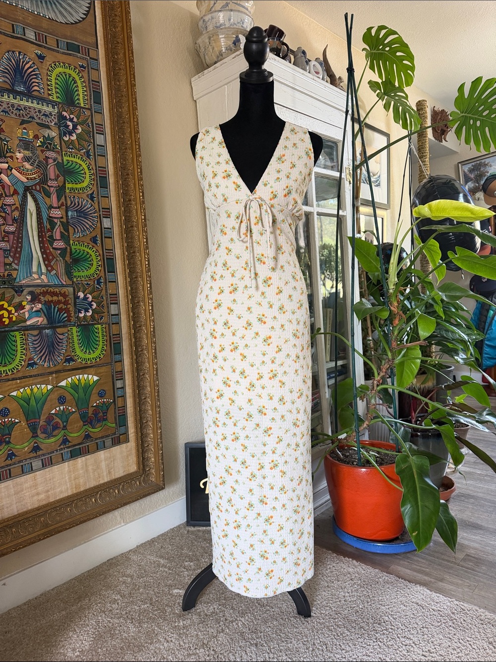 Sleeveless V-Neck Floral Maxi Dress in Cream and Yellow